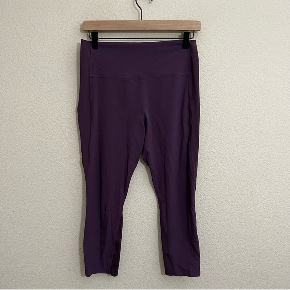 Athleta Ultimate Dobby Mesh Capri Leggings High Rise Mulberry Rose Purple Small - Picture 3 of 11